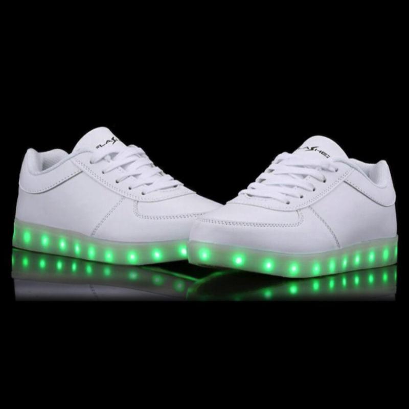Nike led trainers Clearance